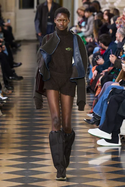 Look 8